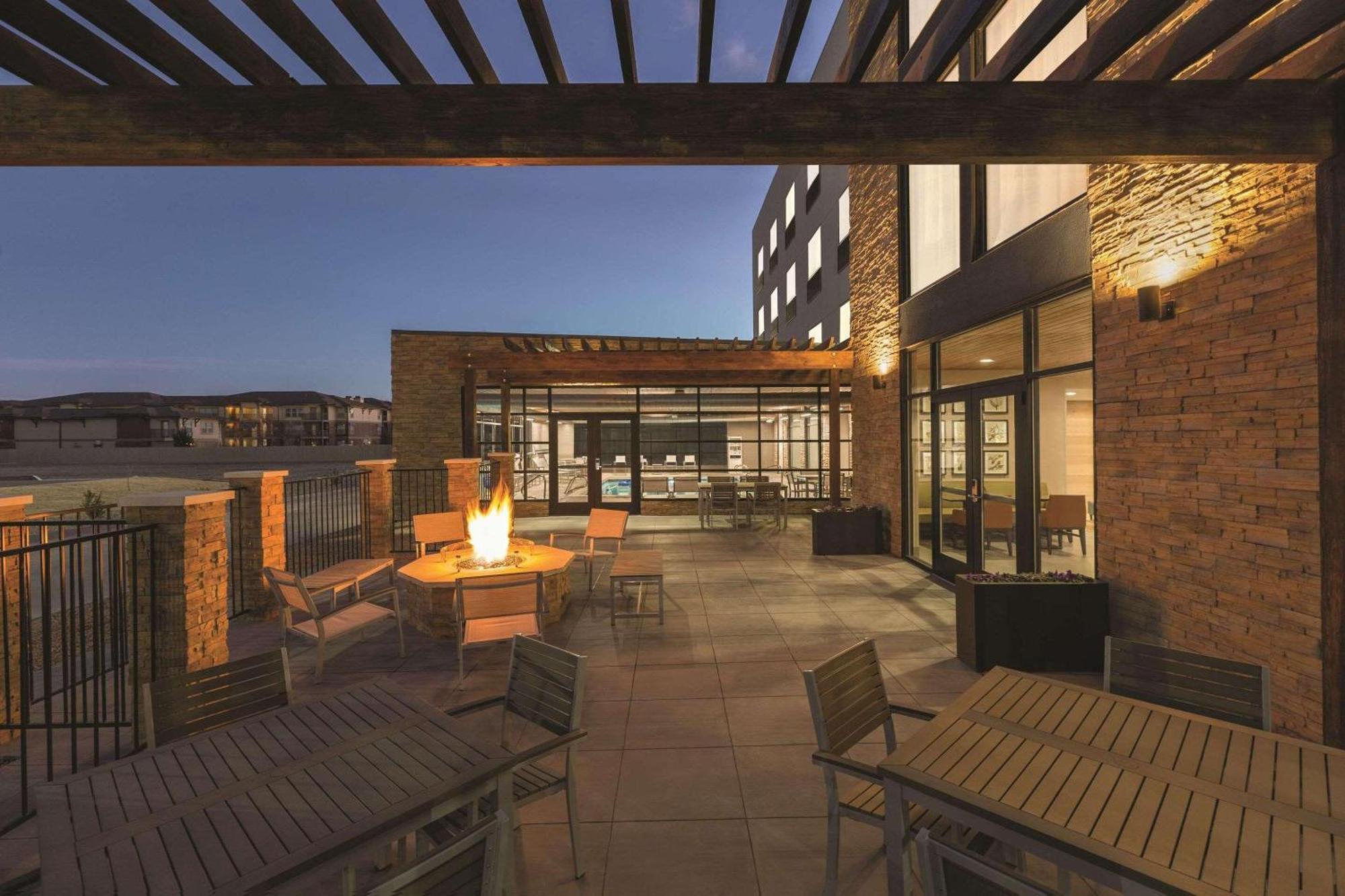 Country Inn & Suites By Radisson, Lubbock Southwest, Tx Exterior foto